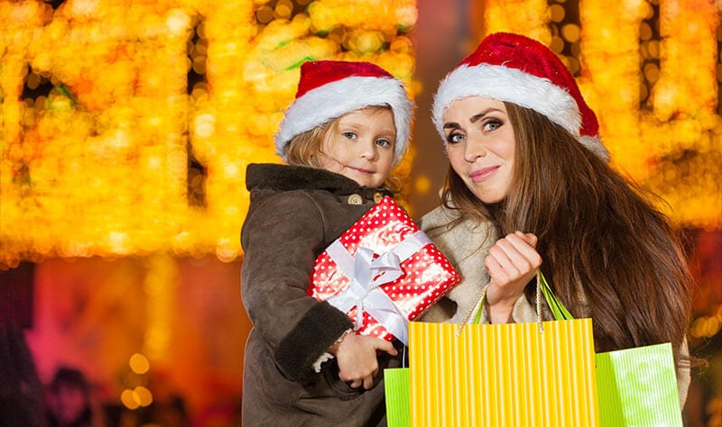 Mother shopping with child sm